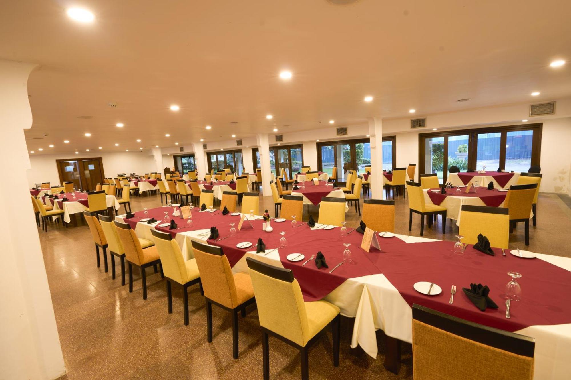 Rajarata Hotel Anuradhapura Exterior foto