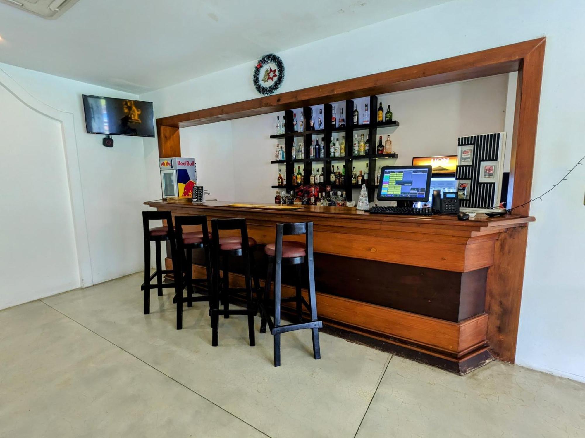 Rajarata Hotel Anuradhapura Exterior foto