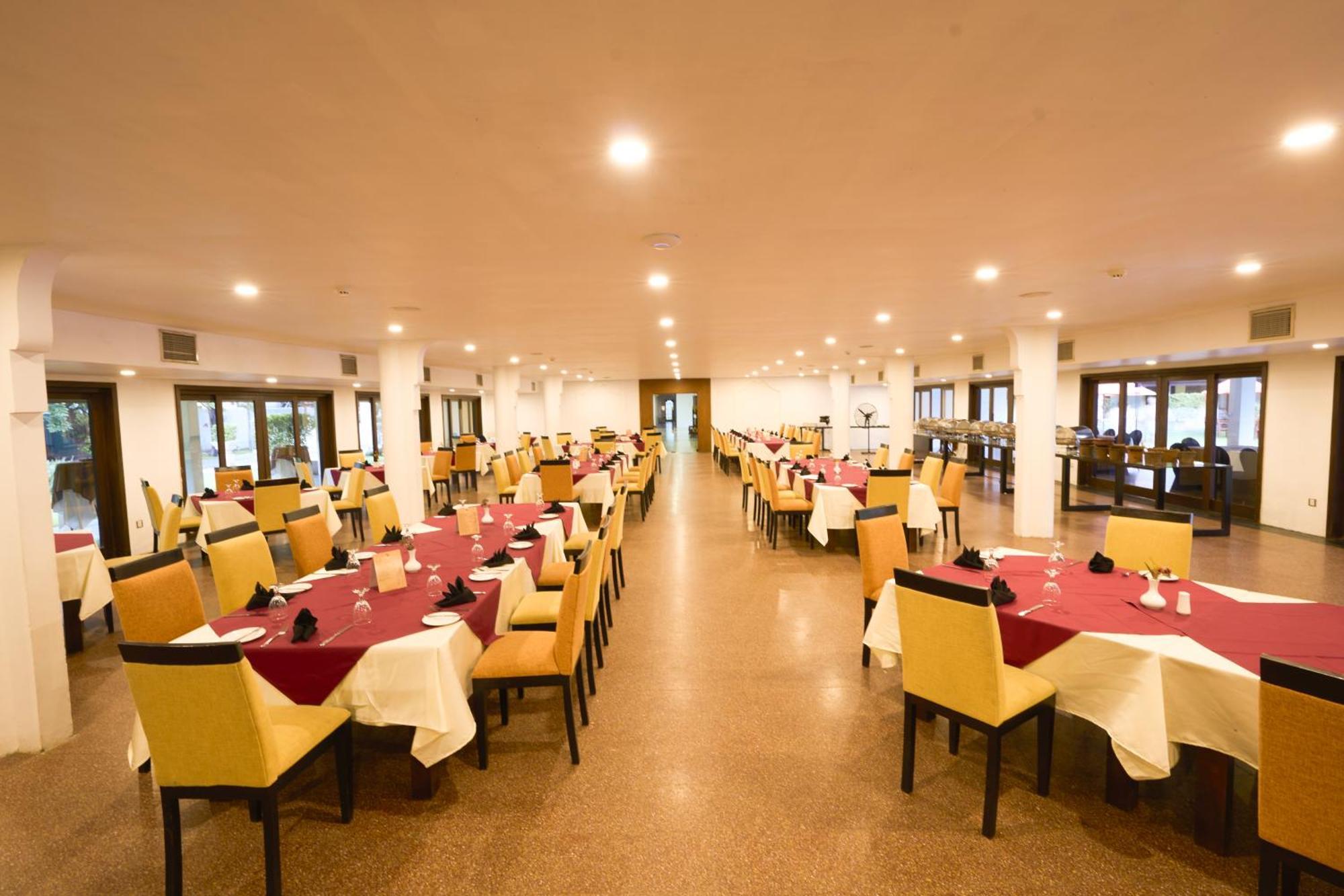 Rajarata Hotel Anuradhapura Exterior foto