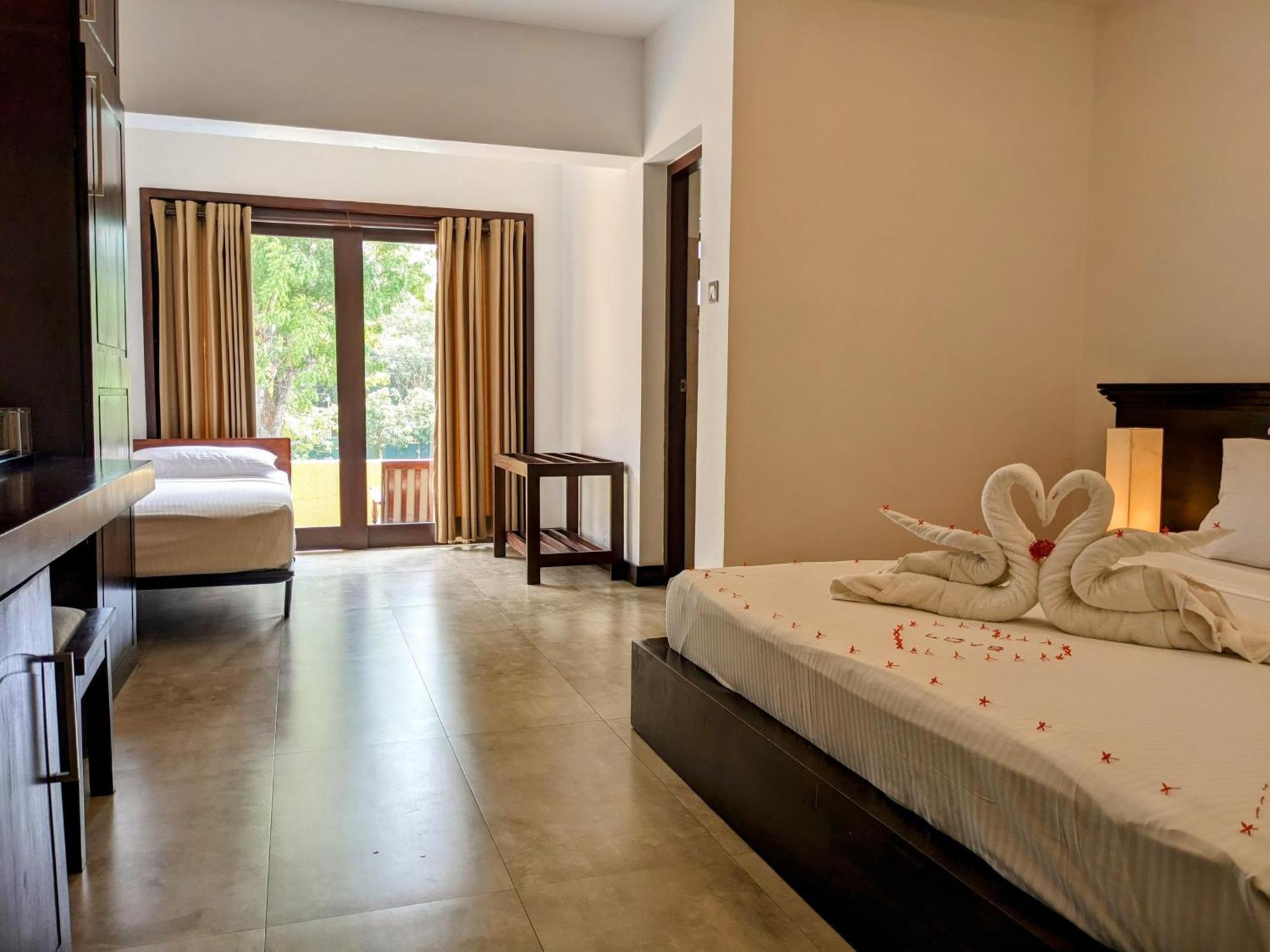 Rajarata Hotel Anuradhapura Exterior foto